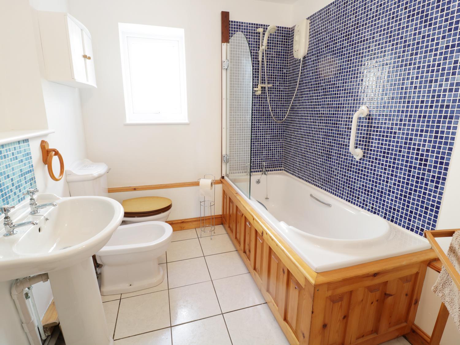 Snowdon View Villa Holyhead Bagian luar foto