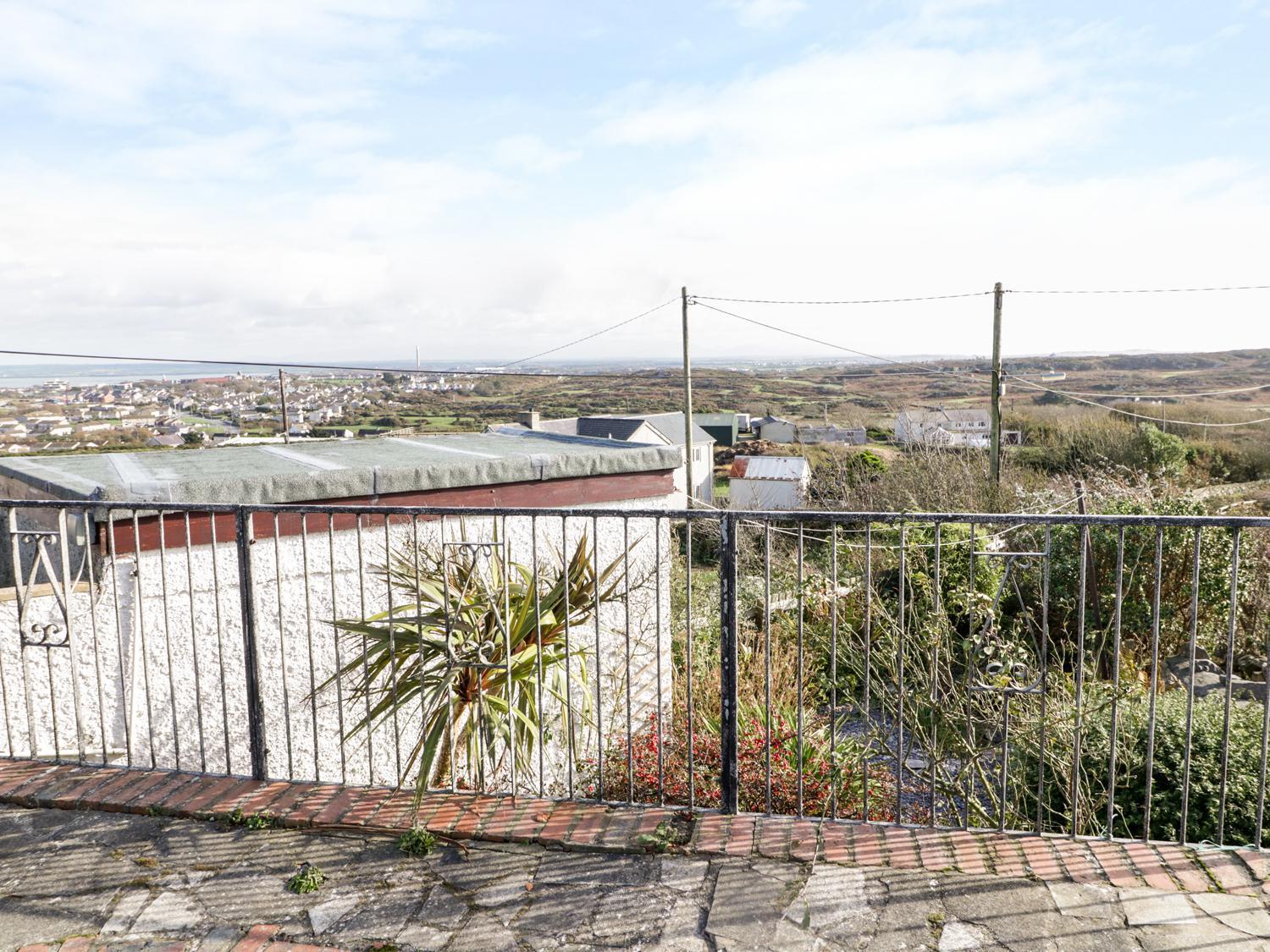 Snowdon View Villa Holyhead Bagian luar foto